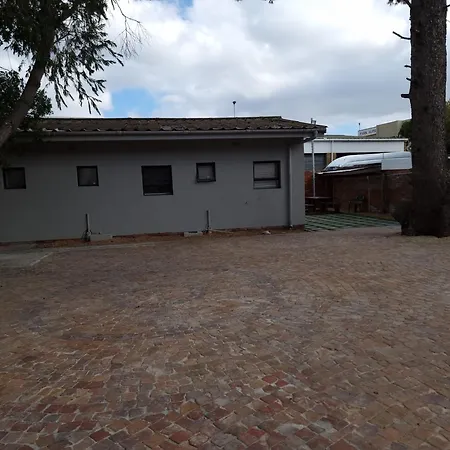 Ojong'S Self Catering Accommodation Bellville-2