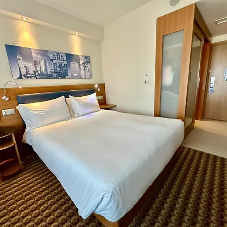 Hampton By Hilton Gdansk Airport-3