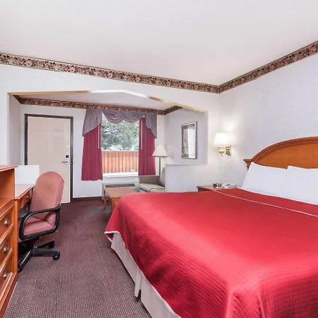 Regency Inn & Suites-Hamilton Place-3