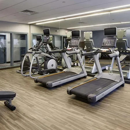 Hampton Inn Newark Airport-2