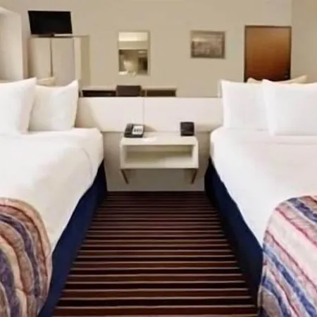 Microtel Inn & Suites By Wyndham Madison East-3