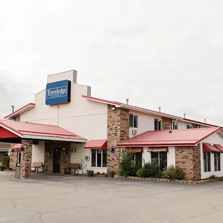 Travelodge By Wyndham Escanaba-3