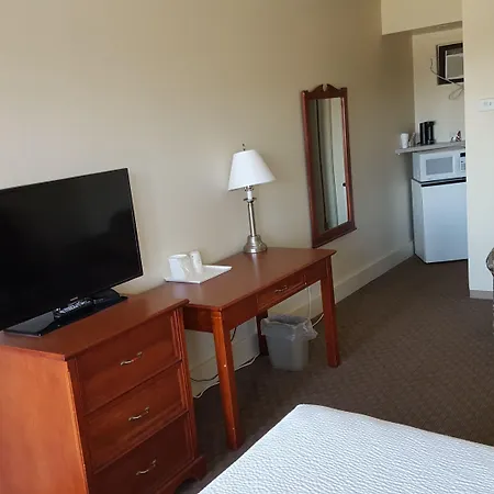 Knights Inn Lethbridge-3