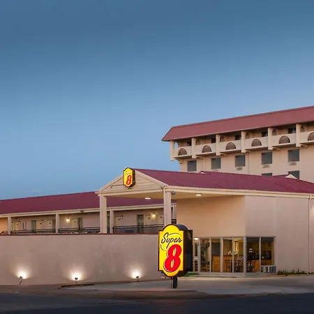 Super 8 By Wyndham Lubbock Civic Center North-2
