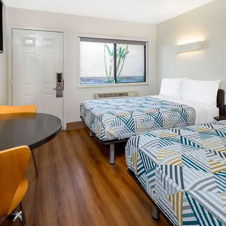 Motel 6-Santa Barbara, Ca - State Street-3