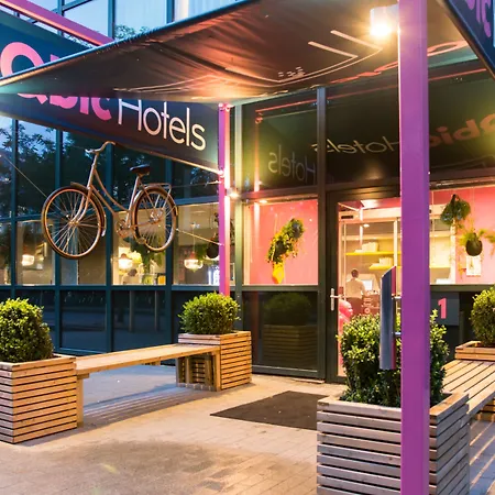 Qbic Hotel WTC Amsterdam-3
