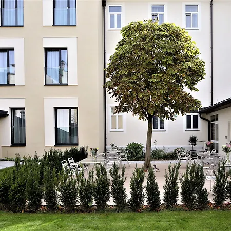 Das Jedermann Boutiquehotel Mit Stadtgarten-3