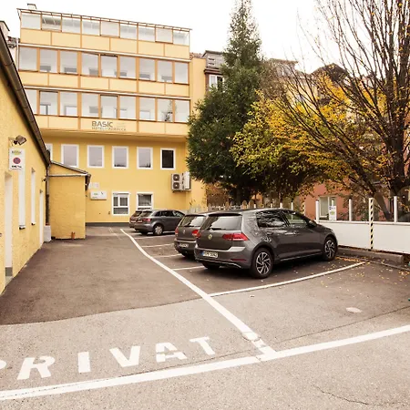 Basic Hotel Innsbruck-2