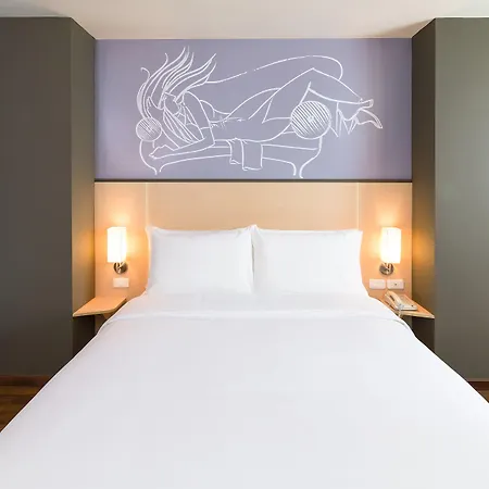 Ibis Vientiane Nam Phu-2