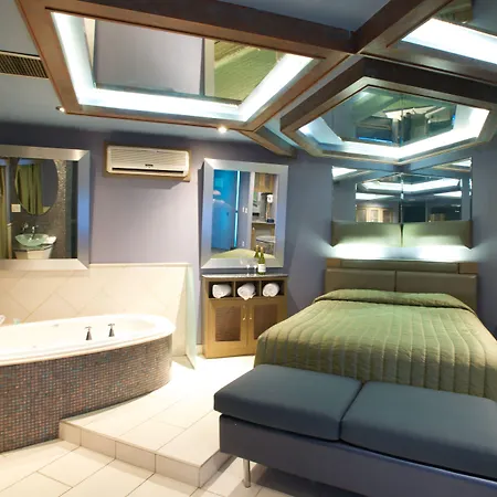 Le Chabrol Hotel&Suites-3