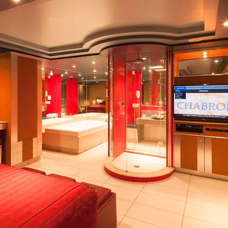 Le Chabrol Hotel&Suites-2