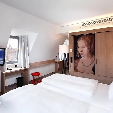 Sorat Hotel Saxx Nürnberg-3