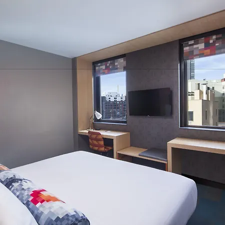 Aloft By Marriott Long Island City-Manhattan View-2