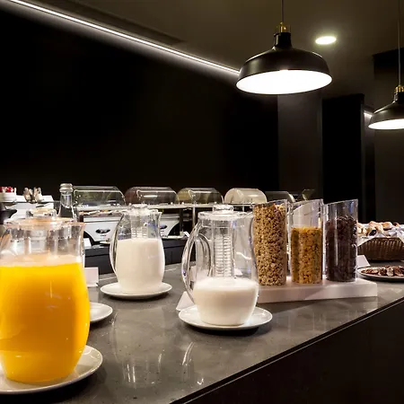 Neat Hotel Avenida-3