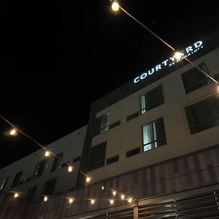 Courtyard By Marriott Savannah Airport-3