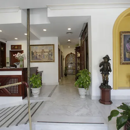Basic Hotel Puerta de Sevilla-3