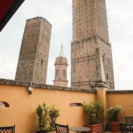 Albergo Garisenda Con Terrazza Panoramica Sulle Due Torri-3