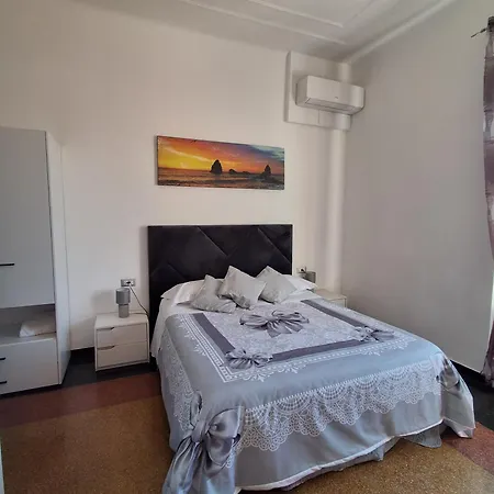 La Lanterna Di Angelo Rent Rooms And Apartments Free Parking On The Street Front-3