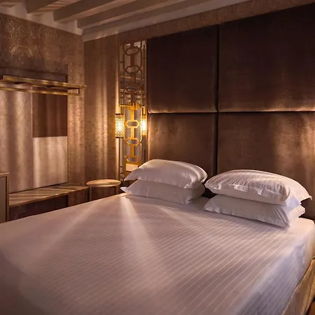 Hotel Antiche Figure-2