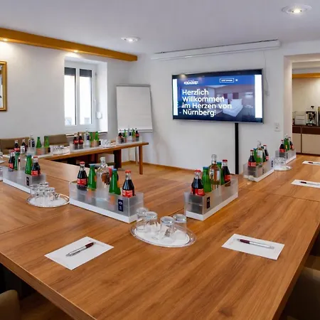 TIPTOP Hotel Burgschmiet Garni-3