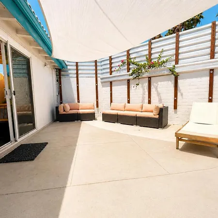 A Place In The Sun Hotel - Adults Only Big Units, 24H Heated Pool & Spa In 1 Acre Park Prime Location, Dog Friendly, Top Midcentury Modern Boutique Hotel-3