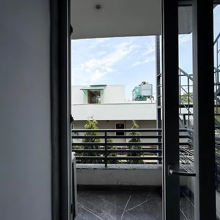 Perch Service Apartment Dlf Cyber City-3