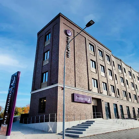 Premier Inn Lübeck City Stadtgraben-2