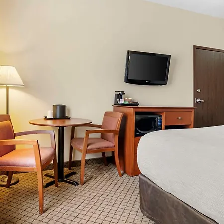 Quality Inn Airport-2
