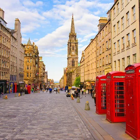 Holiday Inn Express Edinburgh City West By Ihg-2