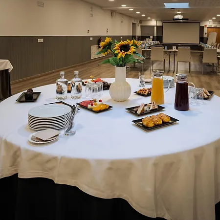 Hotel Crowne Plaza Madrid Airport-3