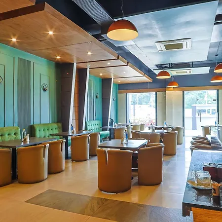Max Hotels Prayagraj-3