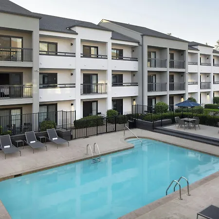 Courtyard By Marriott Bakersfield-2