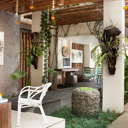 Grandmas Plus Hotel Seminyak-3