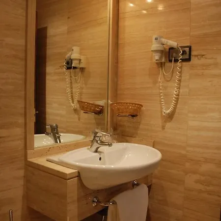 Hostal Los 5 Pinos-3