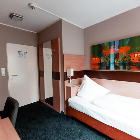 Hotel Am Rothenbaum-3