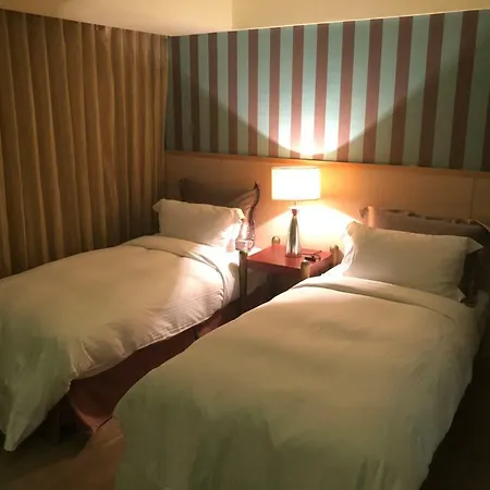 The Moon Hotel-2