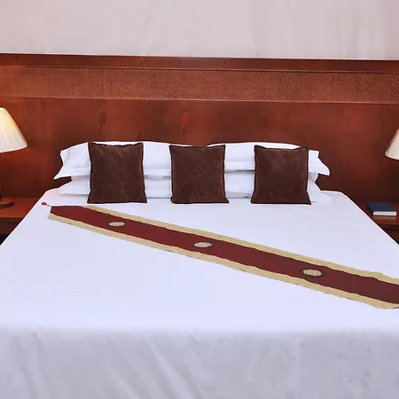 Garr Hotel-2