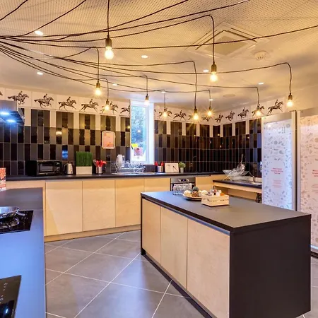 Meininger Hotel Lyon Centre Berthelot-2