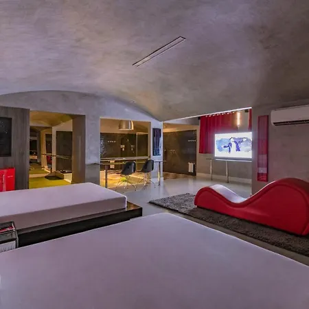 Spa Urbano Motel Adult Only-3