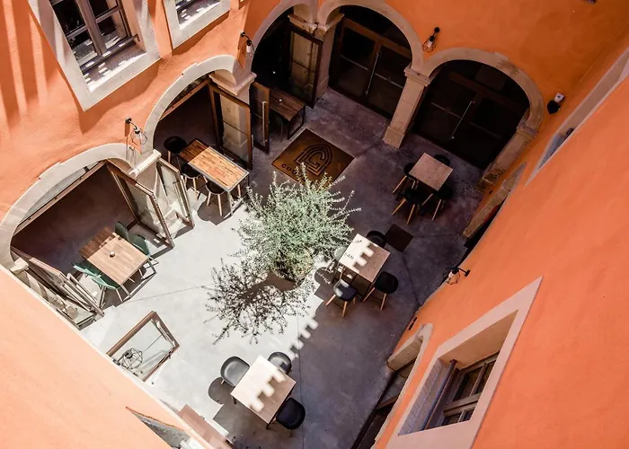 Hôtel accueillant les animaux: Le Couvent - Hostel