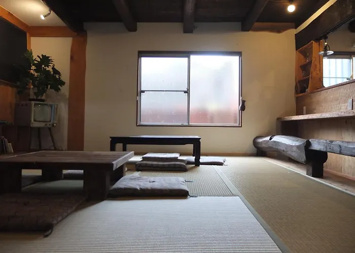 Yomogi Guesthouse