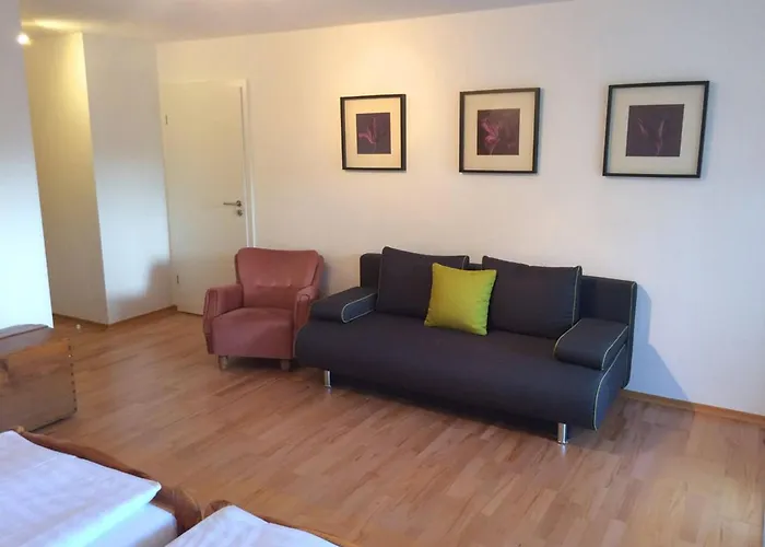 Ferienvermietung: Haus Kubus
