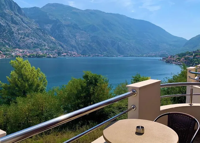 Hotel near College: Hotel Galia