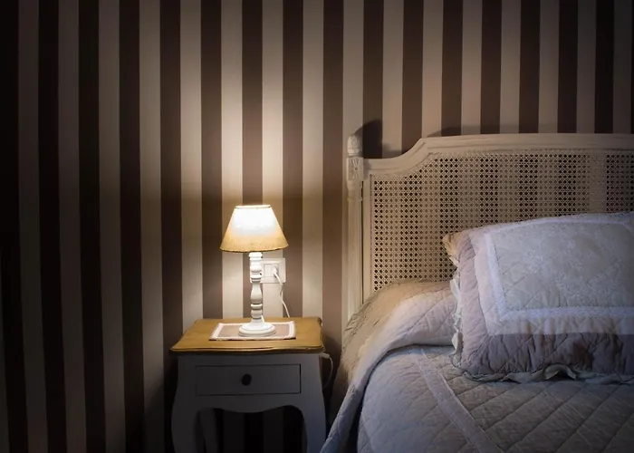 Rooms in San Domenico Maggiore 3