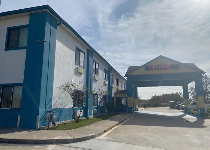 Tropicana Inn&Suites