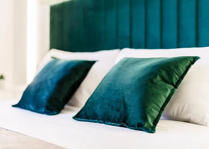 Atena Rooms