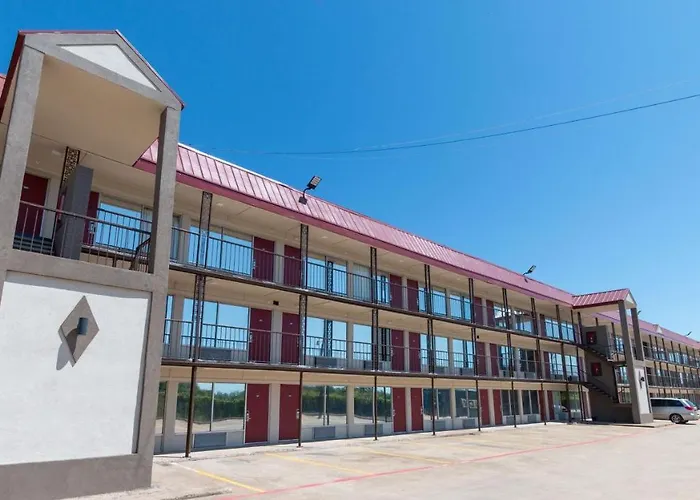 Magnuson Extended Stay And Suites Airport Hotel