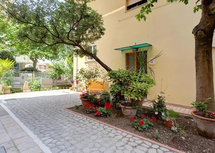 Casa degli ospiti: Alloggio Nella