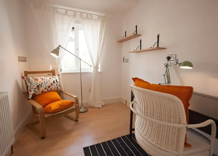 Tooting Rooms & Studio By Primecityhosts
