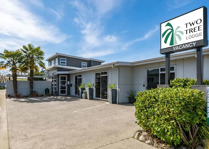 Two Tree Motel &